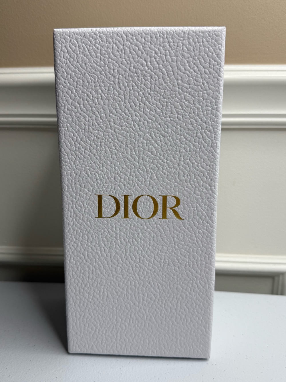 NIB Dior Glass Water Bottle With White Lid and Carrying Case - Picture 3 of 10